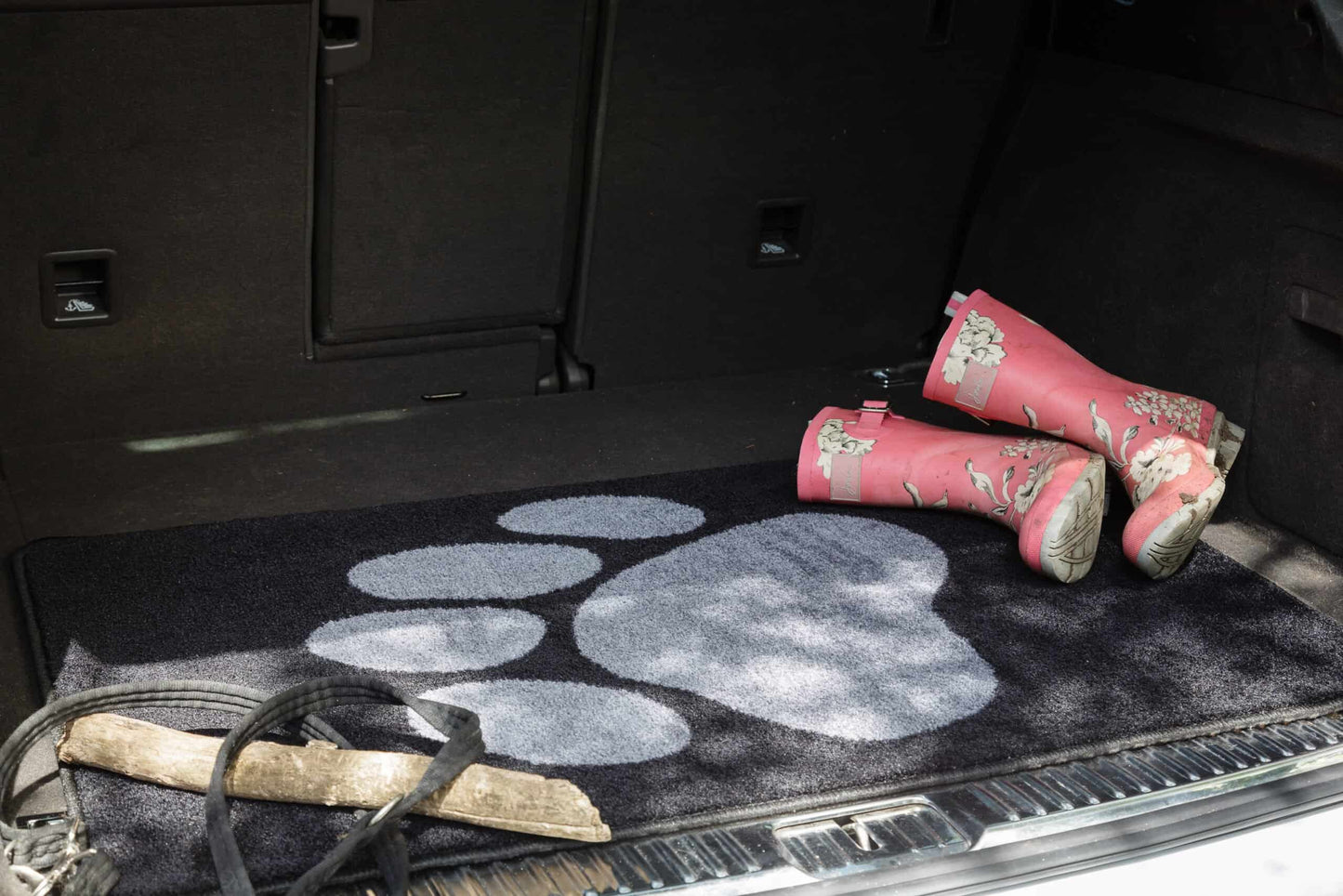 Home & Car Boot Black 67 x 100cm